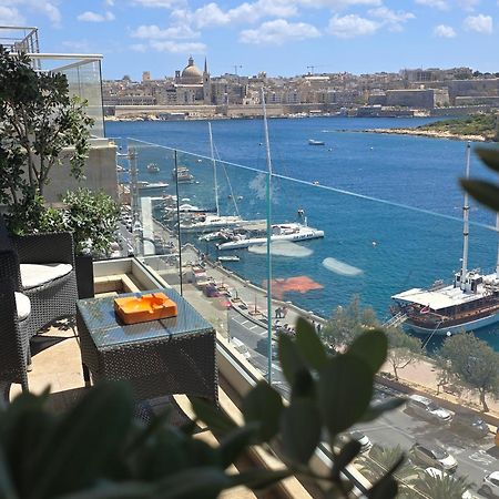 Unique Seafront Triplex Penthouse With Panoramic Bedroom & Rooftop Jacuzzi Overlooking Valletta Sliema Extérieur photo
