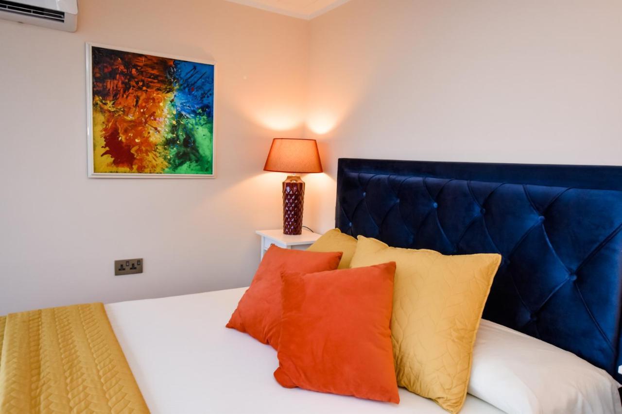 Unique Seafront Triplex Penthouse With Panoramic Bedroom & Rooftop Jacuzzi Overlooking Valletta Sliema Extérieur photo