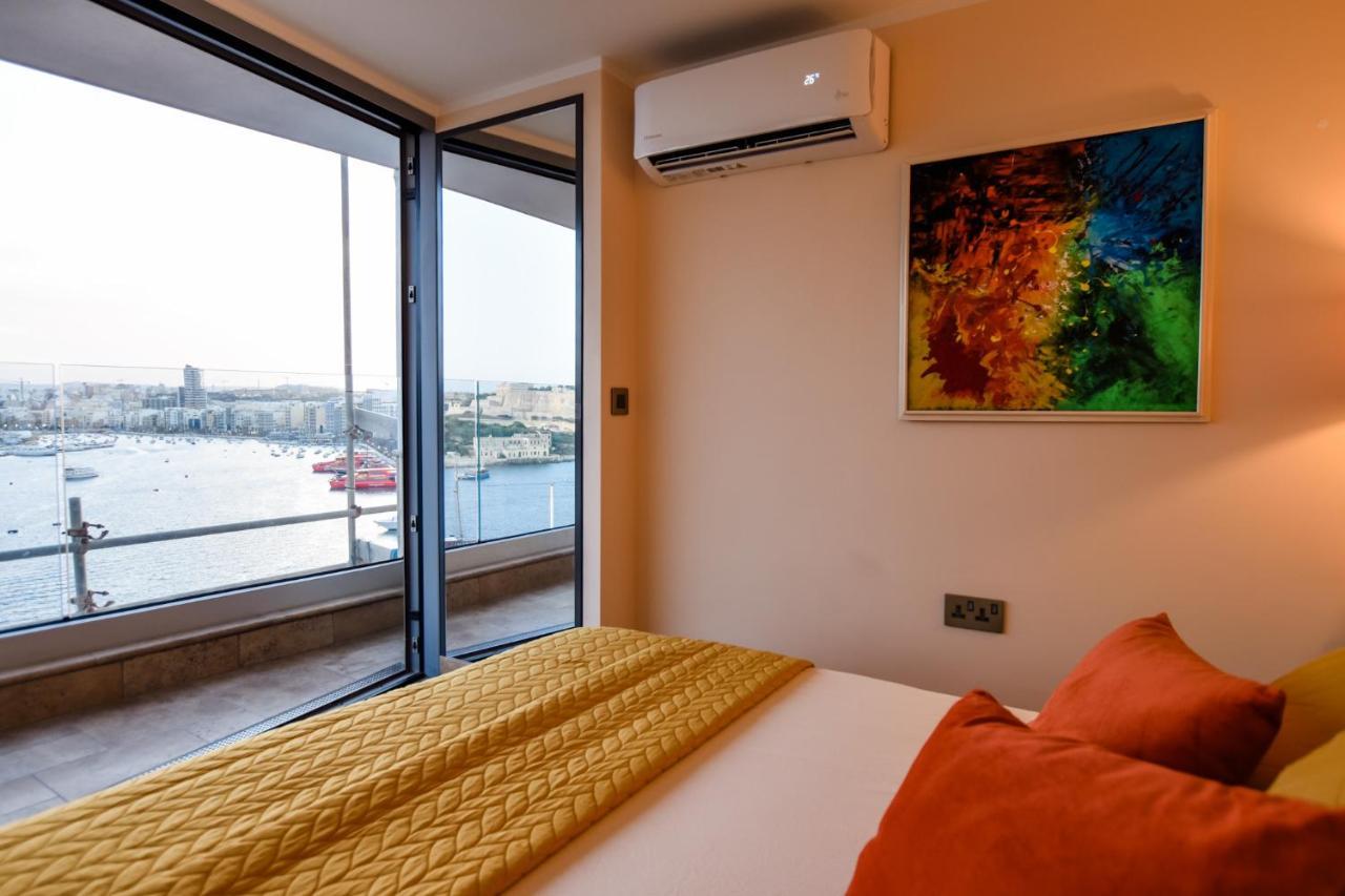 Unique Seafront Triplex Penthouse With Panoramic Bedroom & Rooftop Jacuzzi Overlooking Valletta Sliema Extérieur photo