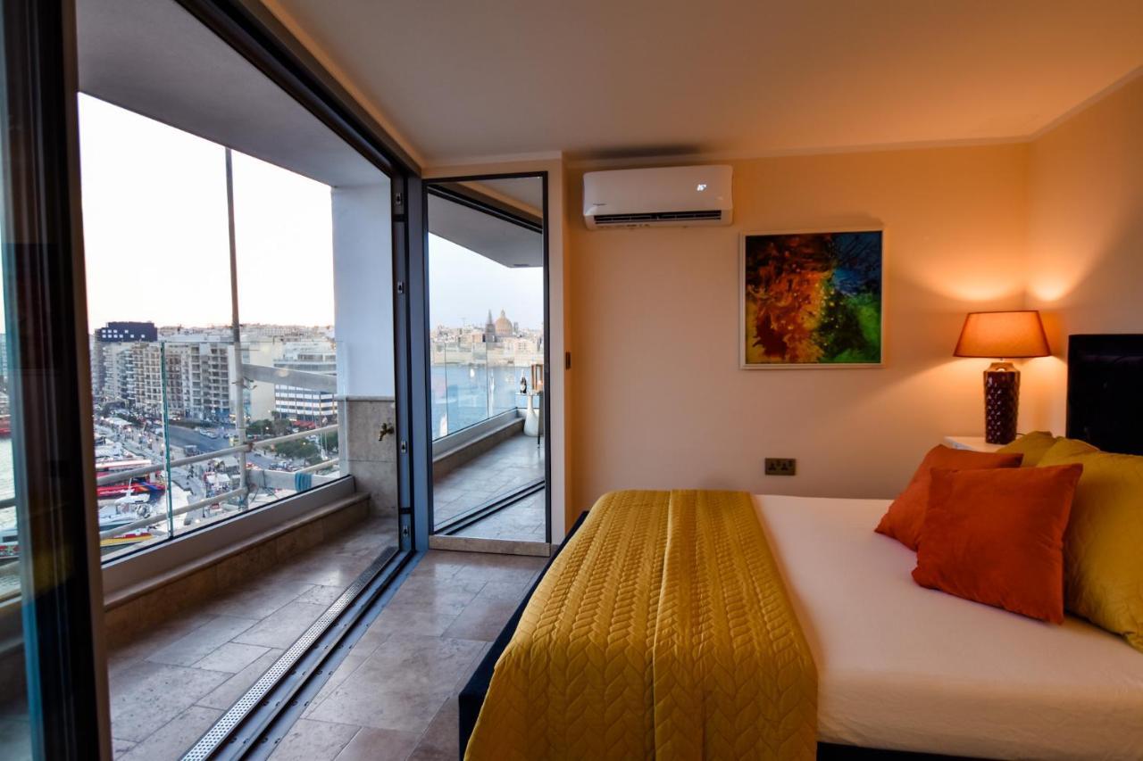 Unique Seafront Triplex Penthouse With Panoramic Bedroom & Rooftop Jacuzzi Overlooking Valletta Sliema Extérieur photo