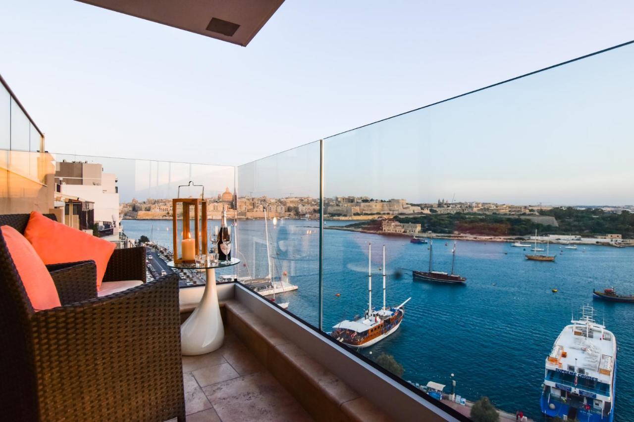 Unique Seafront Triplex Penthouse With Panoramic Bedroom & Rooftop Jacuzzi Overlooking Valletta Sliema Extérieur photo