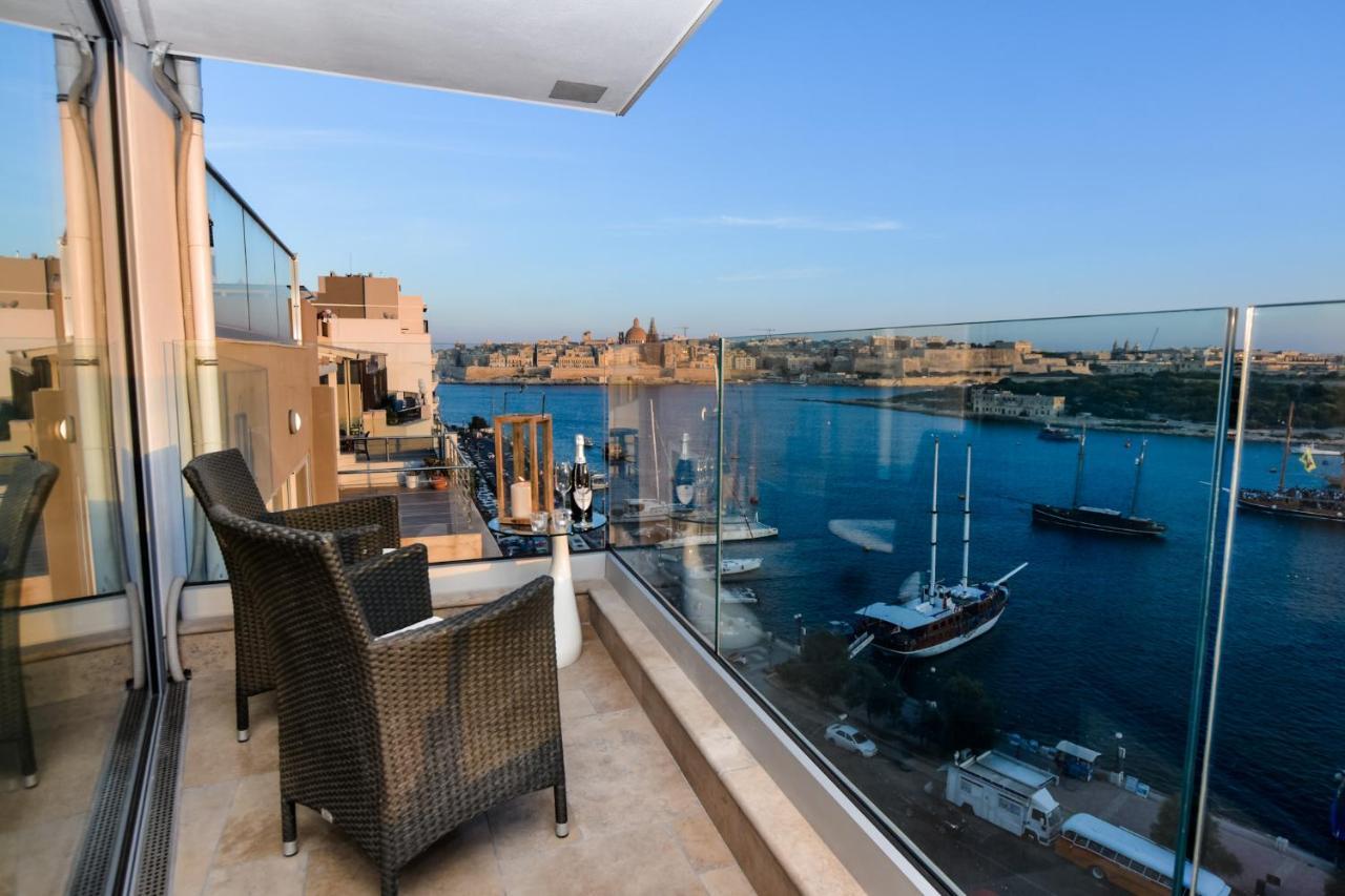 Unique Seafront Triplex Penthouse With Panoramic Bedroom & Rooftop Jacuzzi Overlooking Valletta Sliema Extérieur photo