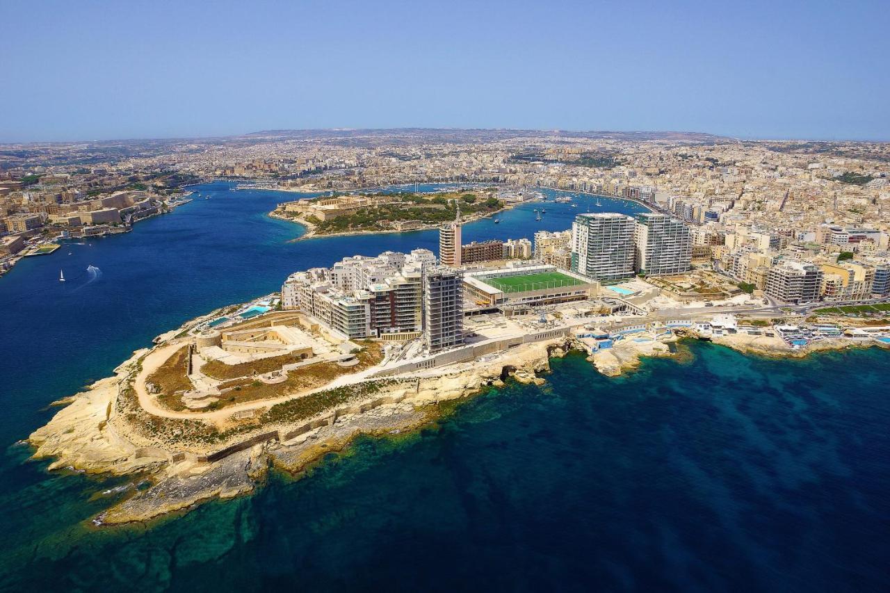 Unique Seafront Triplex Penthouse With Panoramic Bedroom & Rooftop Jacuzzi Overlooking Valletta Sliema Extérieur photo
